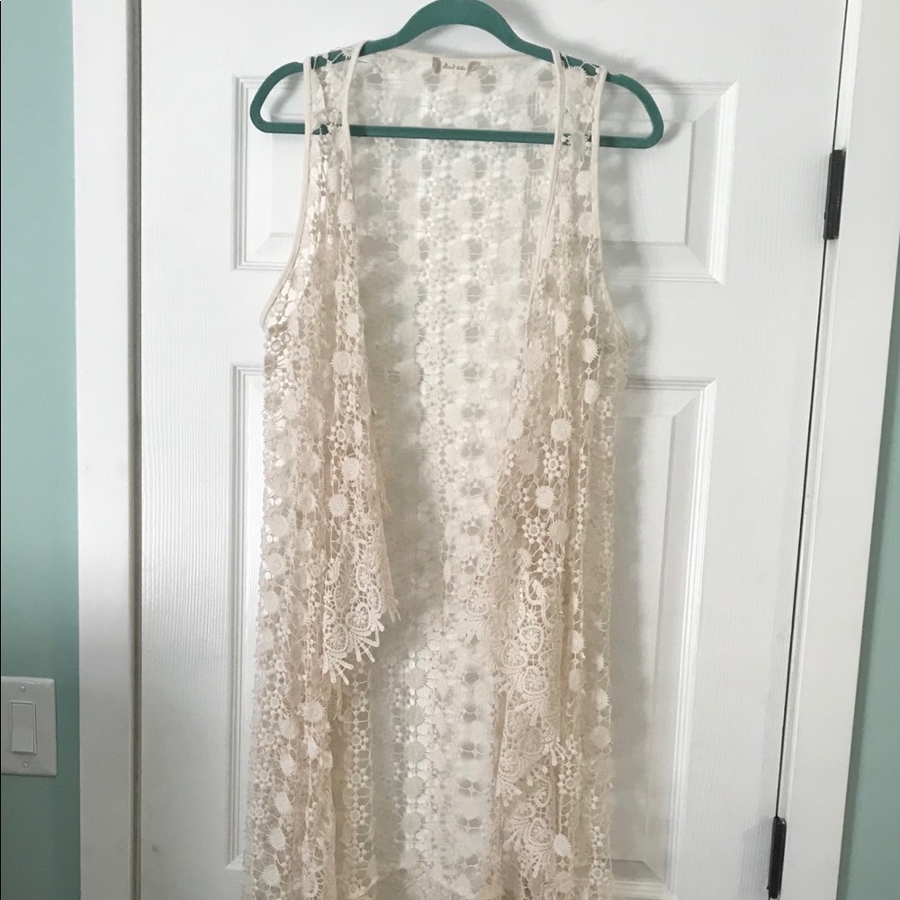GORGEOUS cream crochet lace duster vest *LIKE NEW*